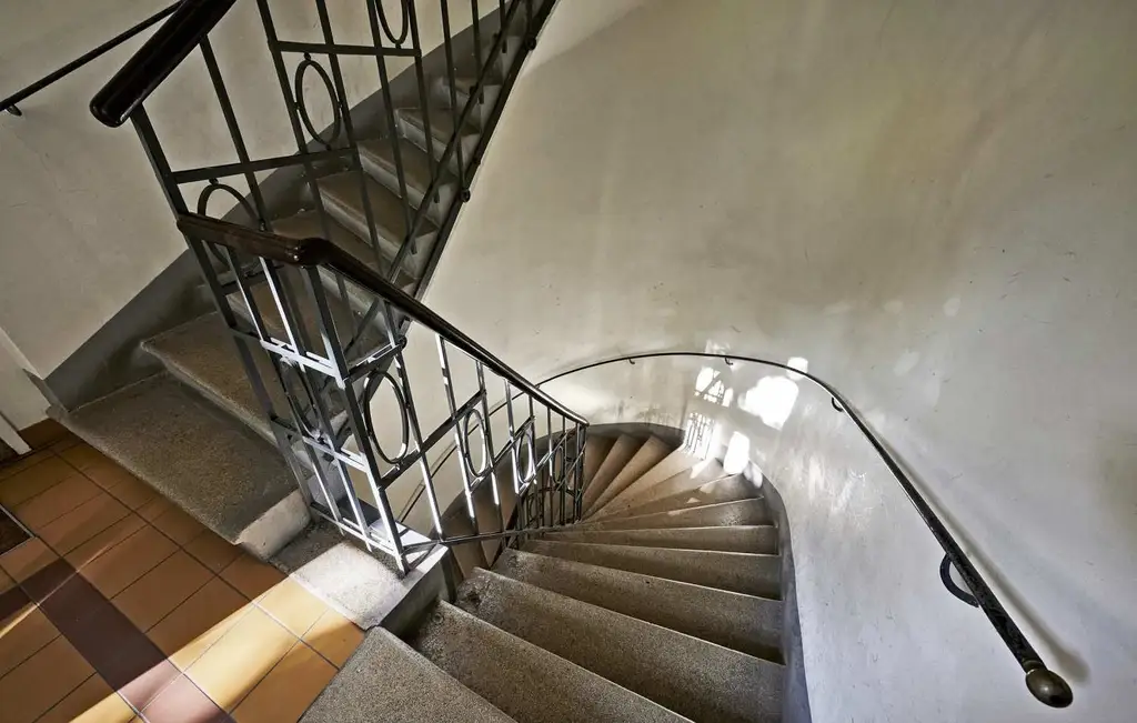 Klassisches Wiener Zinshaus mit ausgebautem Dachgeschoß in der Millergasse