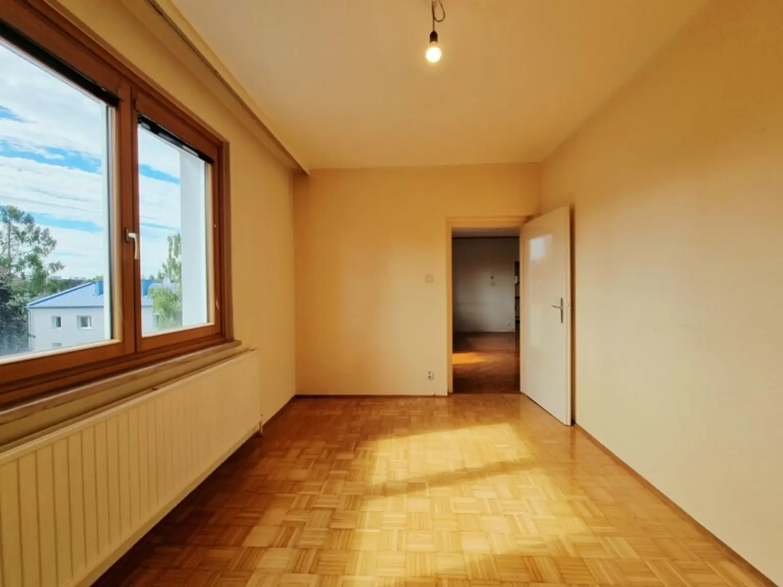 116 m², 4-Zimmerwohnung mit Loggia in Bestlage