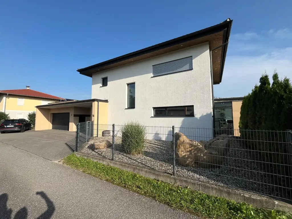 neuwertiges Einfamilienhaus in Kirchdorf am Inn-Österrreich