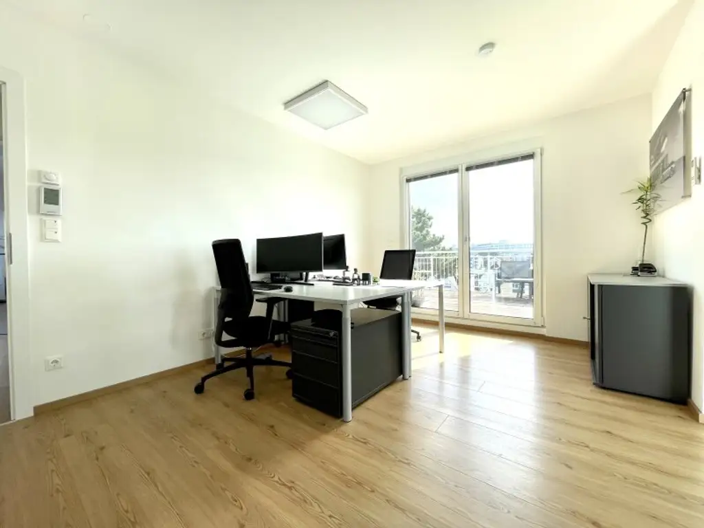 RARITÄT - PENTHOUSE MIT WINTERGARTEN UND TRAUMTERRASSE - KLIMAANLAGE UND ZWEI GARAGENPLÄTZE - TOP- INFRASTRUKTUR