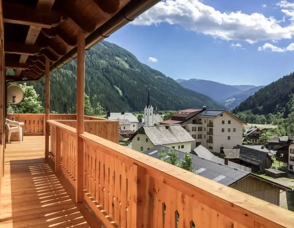 CHALET FÜR 7 - 8 PERSONEN IN KÄRNTEN MIT UNVERBUNDENER AUSSICHT In der Nähe der Ski- und Wandergebiete Bad Kleinkirchheim & Turracher Höhe!