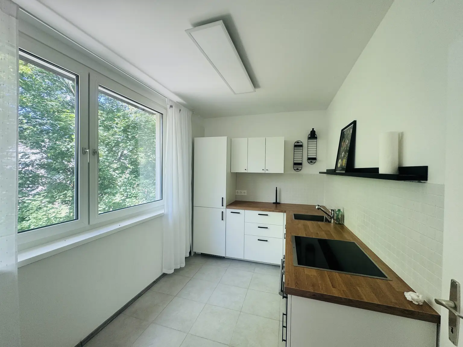 Helle 2-Zimmer-Neubauwohnung mit Terrasse & Parkplatz in ruhiger Grünlage
