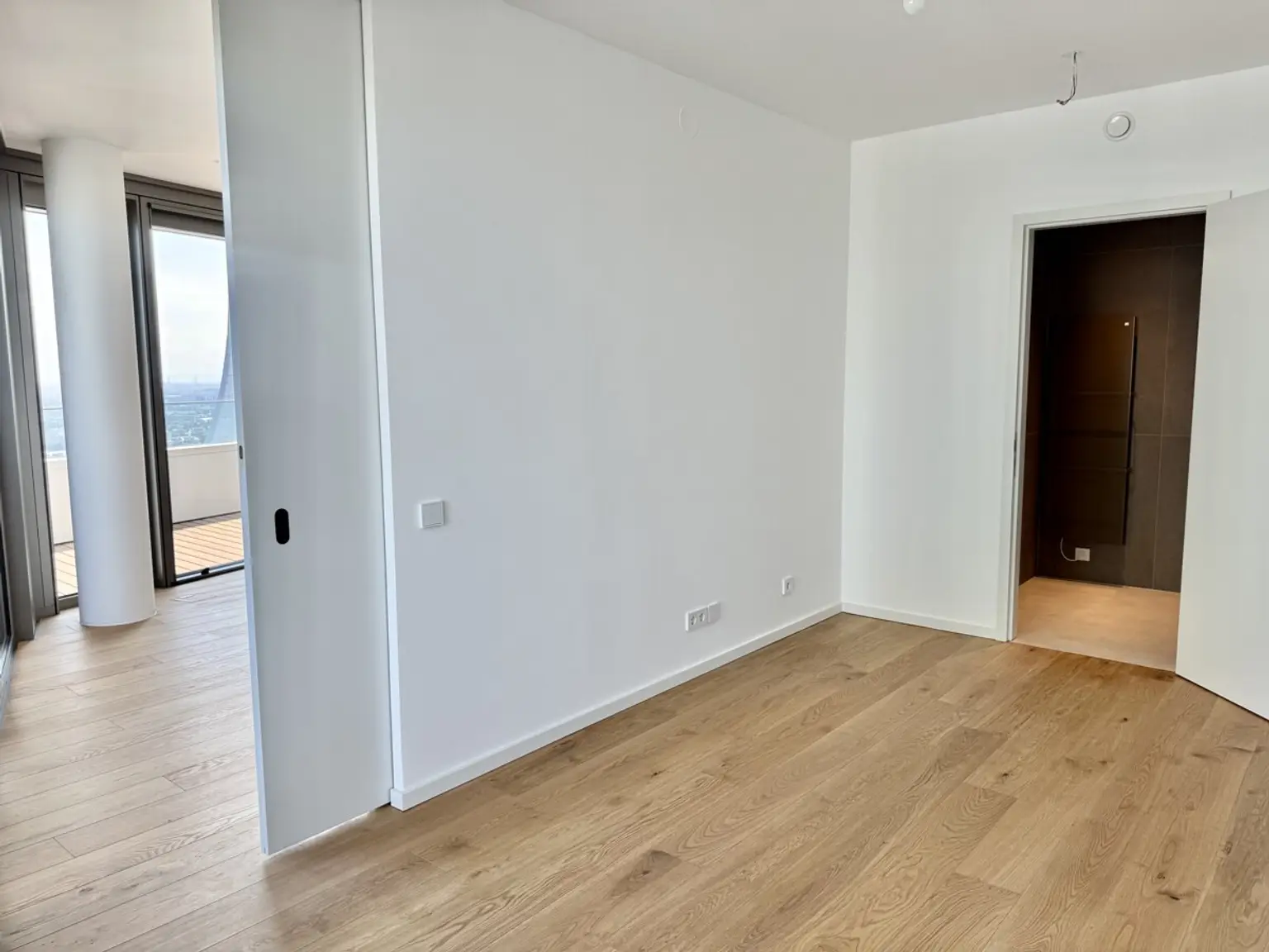 DANUBEFLATS. 40 Etage - The one and only: Einmalig inkl. Wellness and Swimming Pool