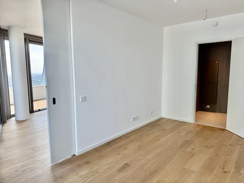DANUBEFLATS. 40 Etage - The one and only: Einmalig inkl. Wellness and Swimming Pool
