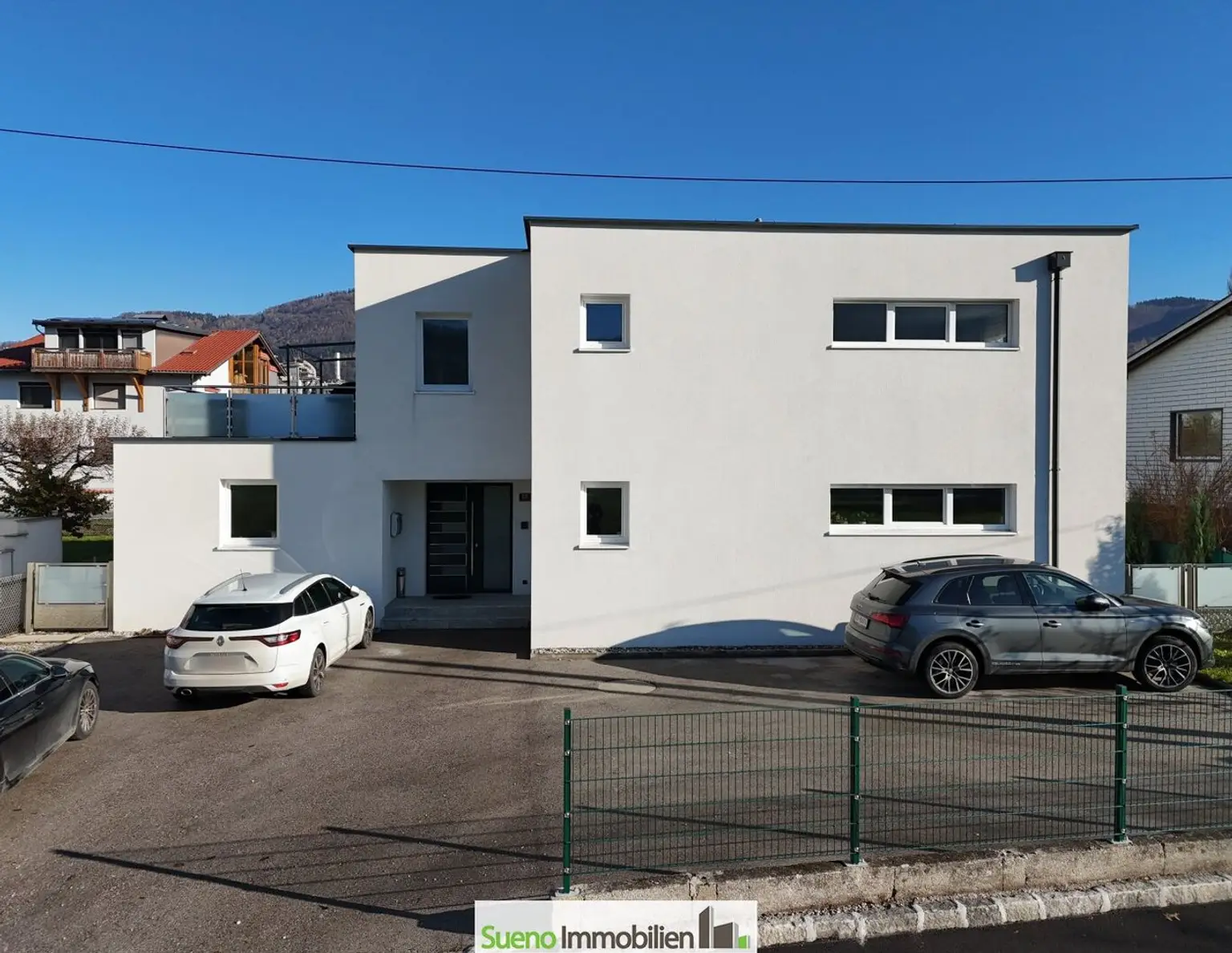 Modernes Haus mit 2 getrennten WohnEinheiten in Kirchdorf-Zentrum