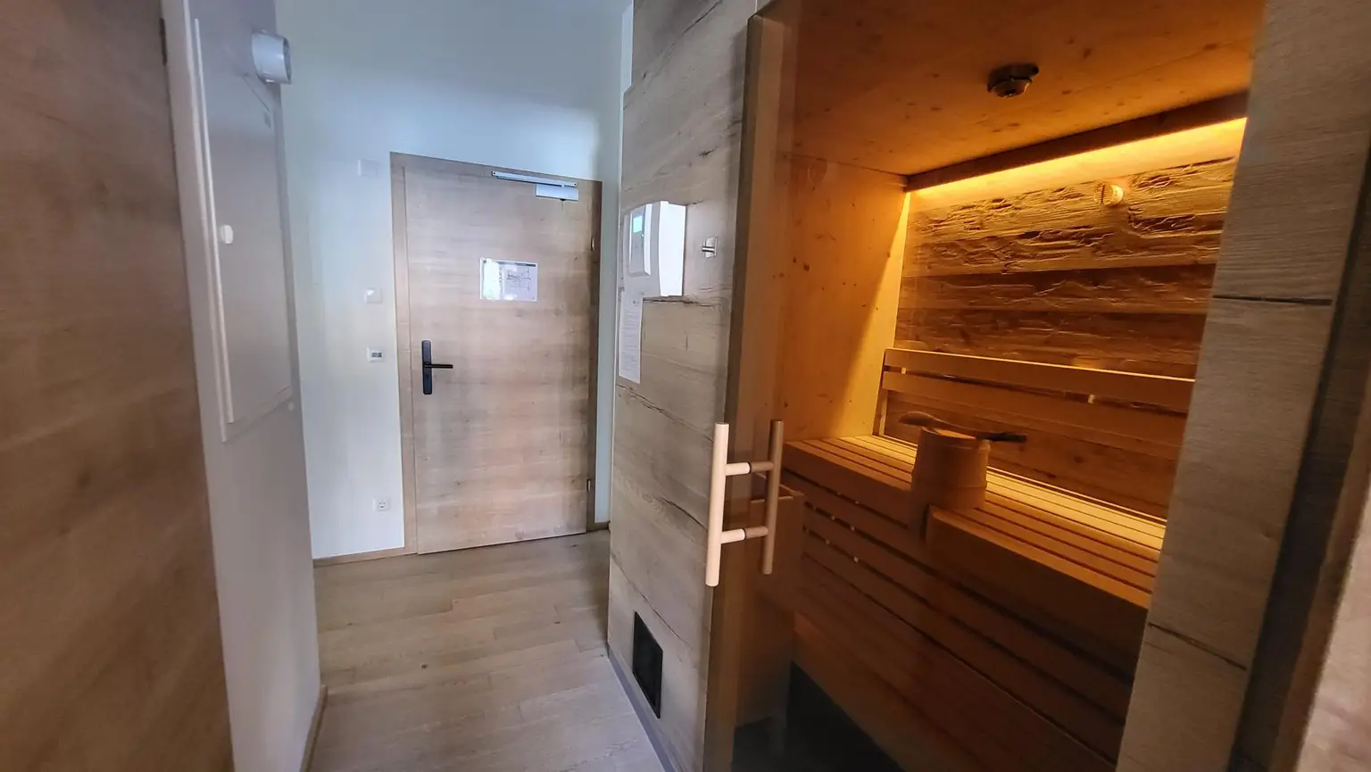 Eingangsbereich + Sauna