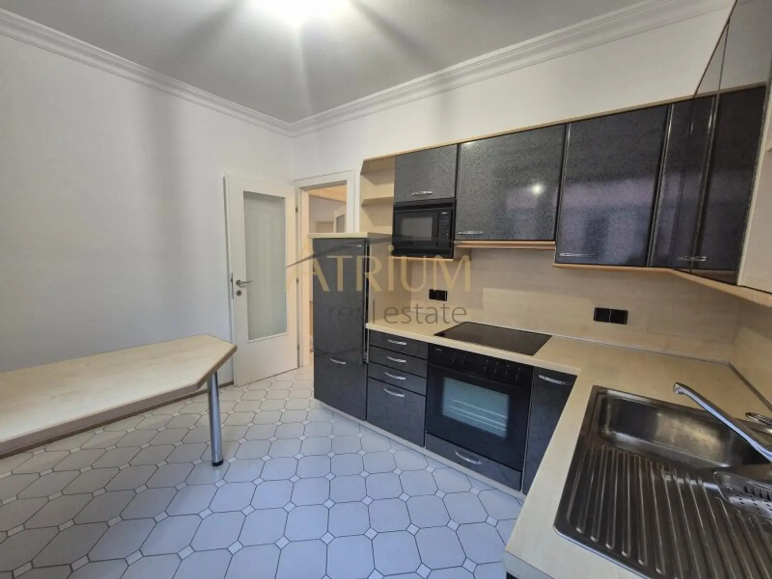 Ideal gelegen, sofort bezugsbereit mit niedrigen Betriebskosten und freiem Mietzins!