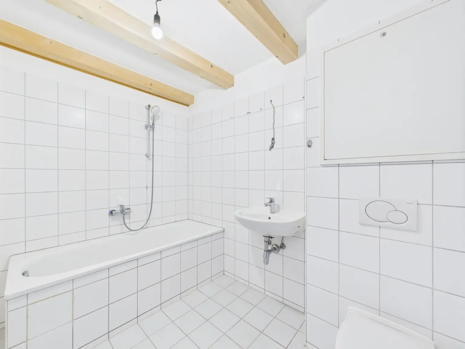 LINZ (Schörgenhubstraße): DACHGESCHOSS-WOHNUNG mit EMPORE ca. 76,5 m² Wohnfläche + BALKON ca. 4,9 m²