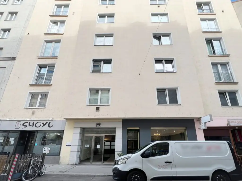 2-Zimmer Altbauwohnung in bester, zentraler Lage!