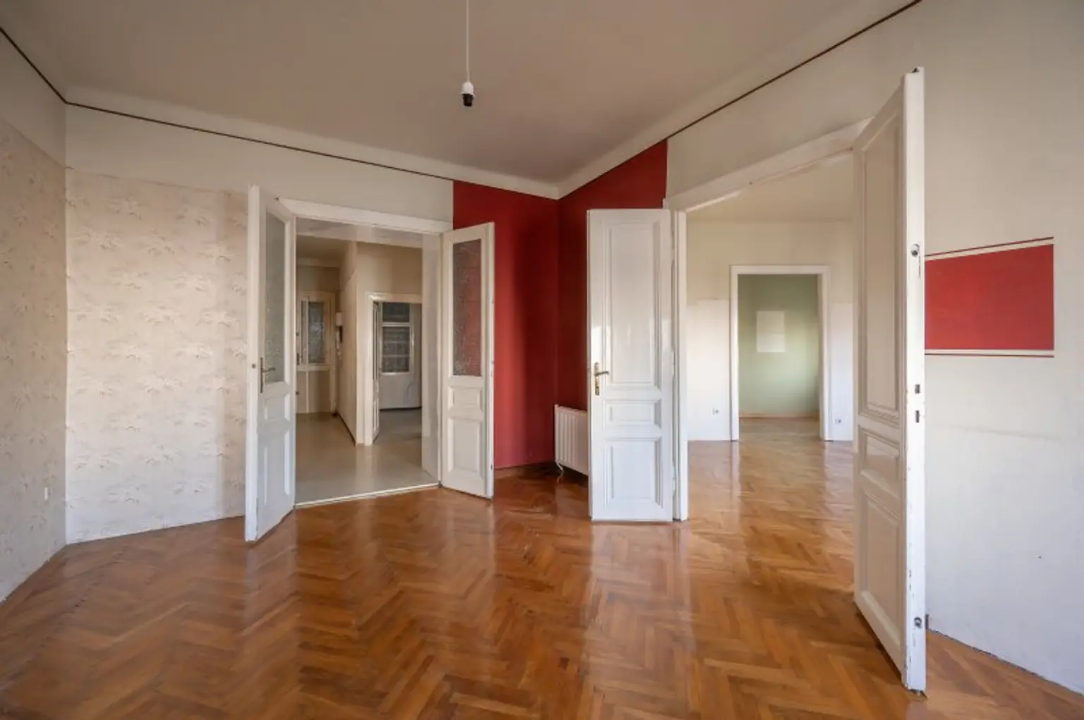 ++NEU++ 3-Zimmer Altbau-Wohnung (sanierungsbedürftig), viel Potenzial