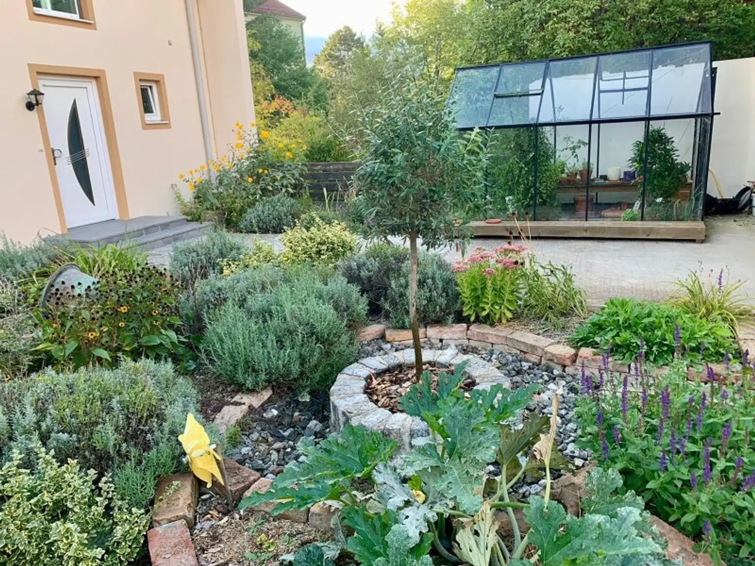 +Einzigartiges Einfamilienhaus mit Nebengebäude in Enzesfeld-Lindabrunn+