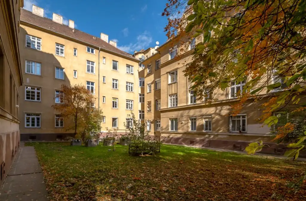 ++NEU++ 3-Zimmer Altbau-Wohnung (sanierungsbedürftig) mit viel Potenzial!