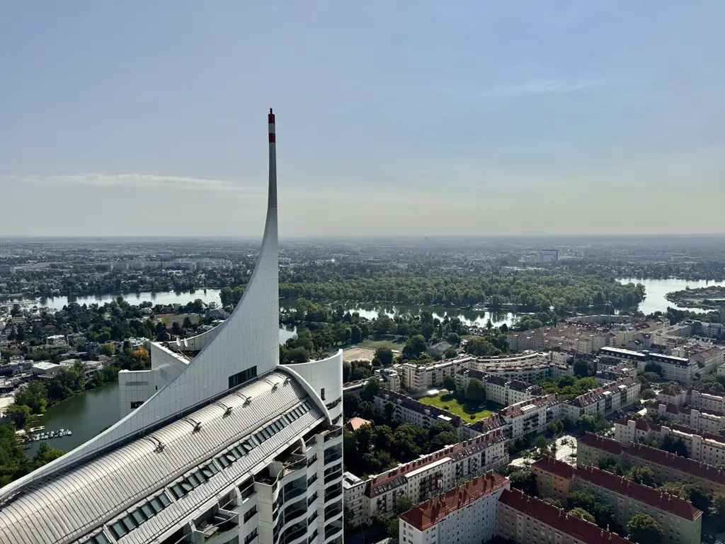 DANUBEFLATS. 40 Etage - The one and only: Einmalig inkl. Wellness and Swimming Pool