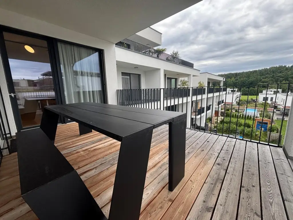 Hochwertige Designer-Wohnung mit großer Terrasse