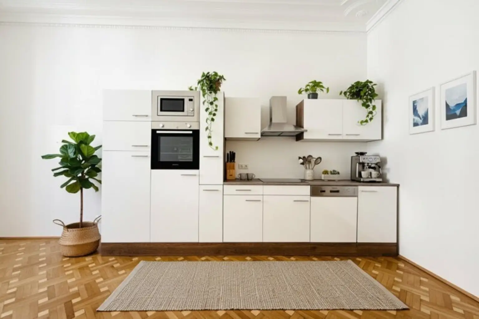 Erstbezug nach Sanierung - Stilaltbauwohnung mit kleinem Balkon