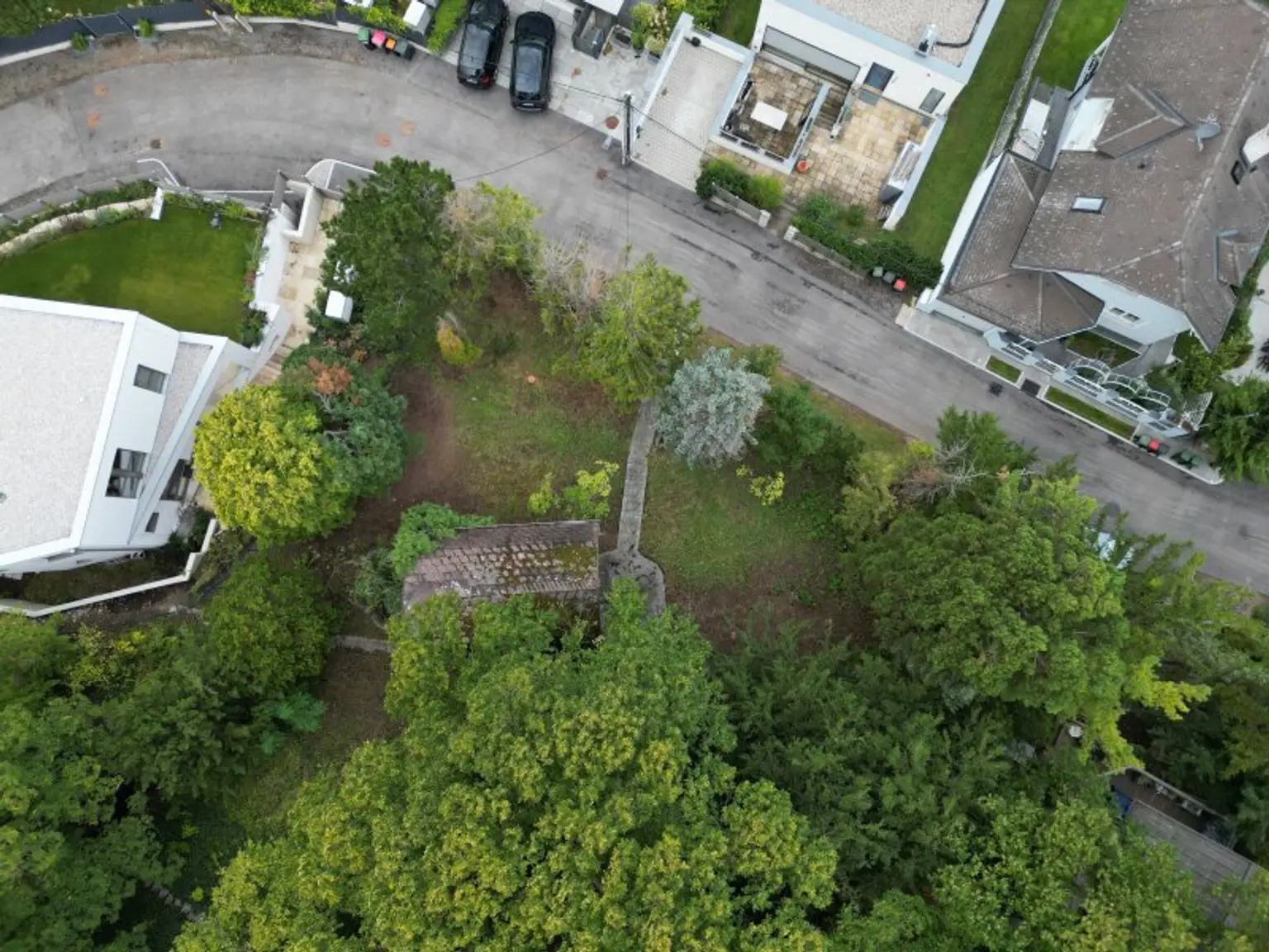 Toller Baugrund mit Althaus am Josefsteig