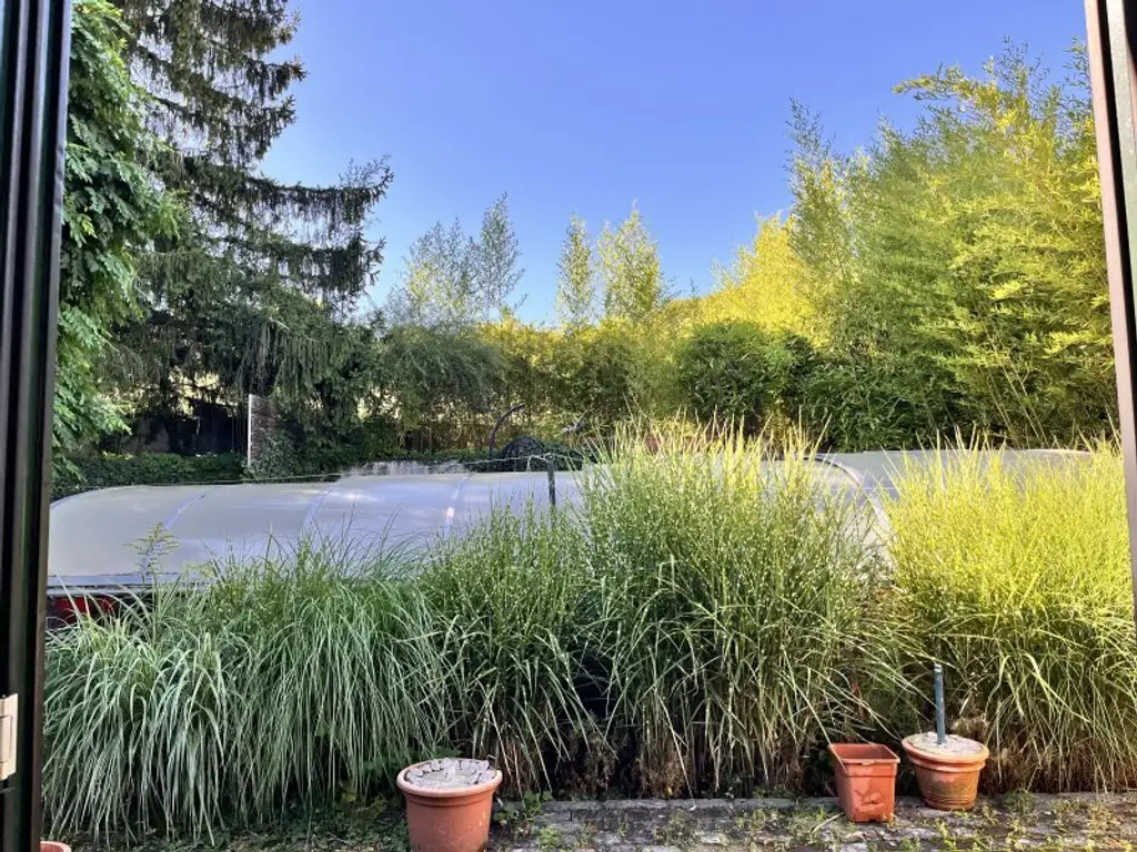 Haus mit Potenzial in Kierling – Ruheoase mit Garten, Pool & Wintergarten