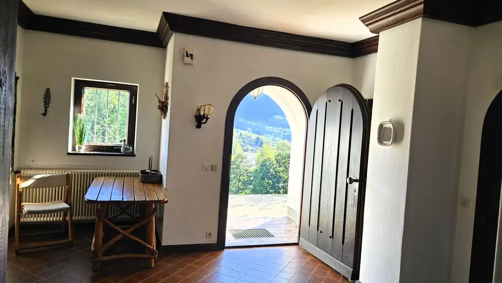 Haus in einzigartiger Alleinlage mit toller Aussicht!