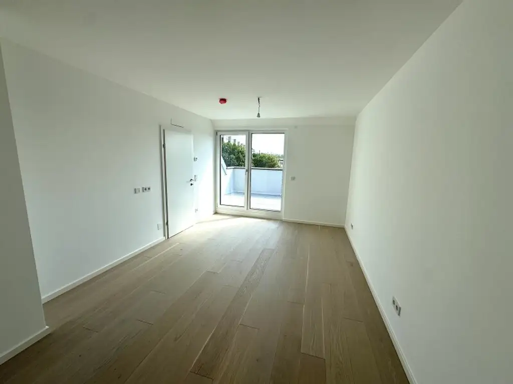 EIGENGRUND NÄHE ALTE DONAU – FREIFLÄCHEN - LUFTWÄRMEPUMPE – KELLER – GARAGE – U-BAHN!