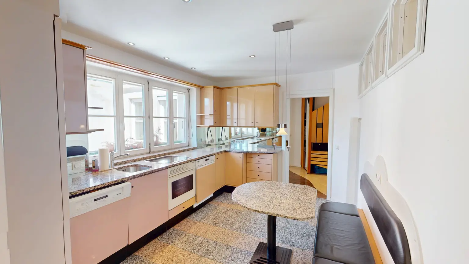 Exklusive DG-Wohnung in 1070 Wien mit 91m² Dachterrasse