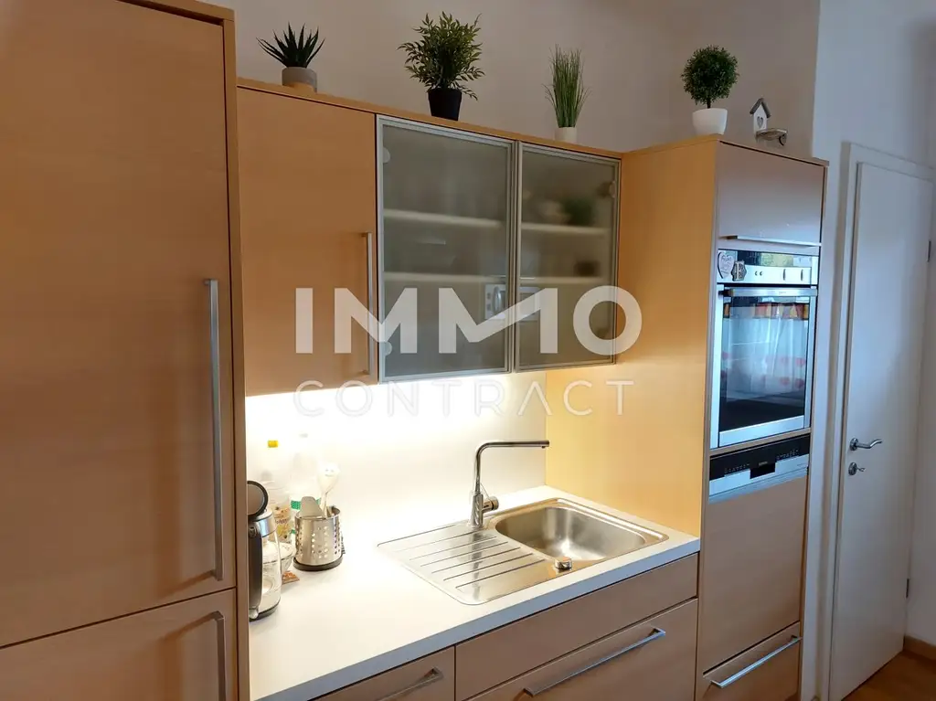 SCHÖNE GEMÜTLICHE UND RUHIGE 3-ZIMMER-WOHNUNG IM 2. OG MIT EIGENEM GARTENANTEIL UND PARKPLATZ