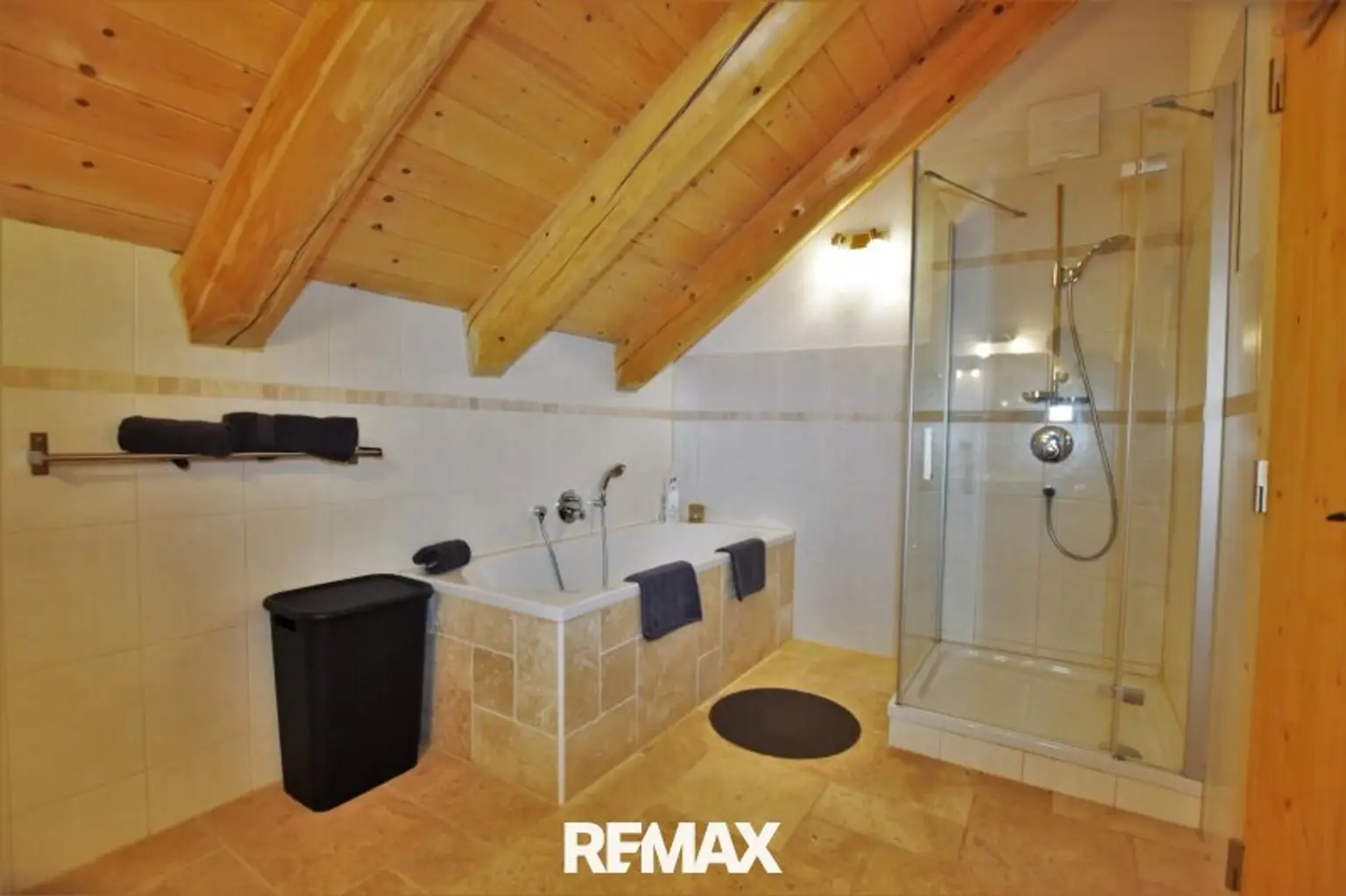 Badezimmer im Obergeschoss