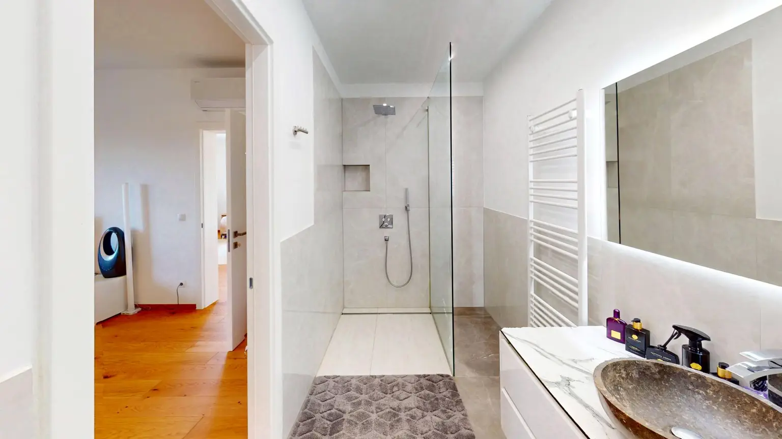 REPRÄSENTATIVE TRAUMVILLA IN BESTLAGE VON HIMBERG NÄHE WIEN & U1