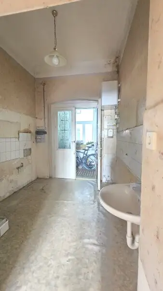 Unsaniert, ein Zimmer- Wohnung, Messe Prater U2
