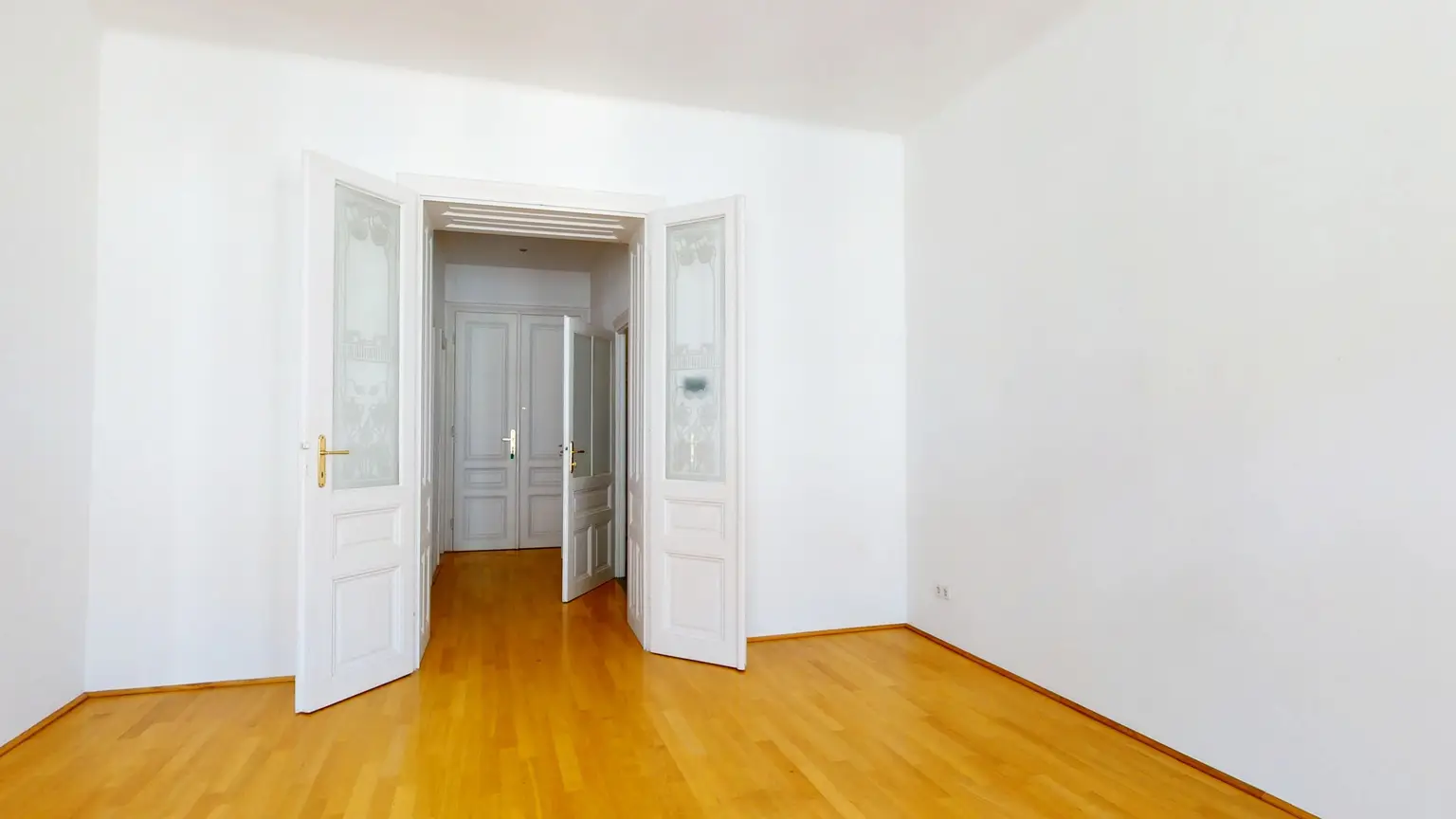 Wurlitzergasse - Hell und freundlich - 2-Zimmer Altbauwohnung mit guter öffentlicher Verkehrsanbindung