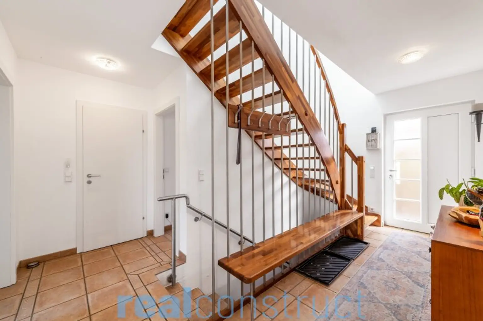 Ökologisch nachhaltiges Einfamilienhaus mit ERDWÄRME-Heizung in bester Lage von Bad Erlach