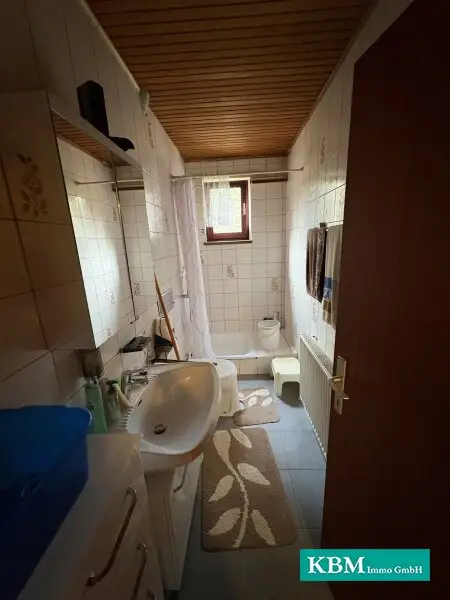 Endlich Zuhause: Wo Platz auf Lebensqualität trifft! - Haus mit 10 Zimmern, Garage und 5 Bädern