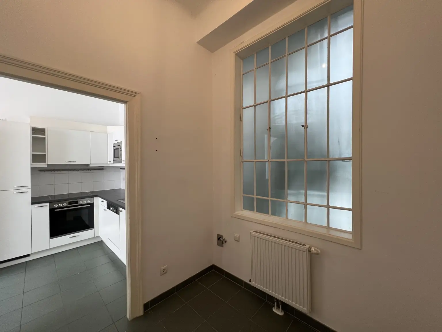 In Renovierung - UNBEFRISTET: Wohnen in Bestlage in einer Altbauwohnung