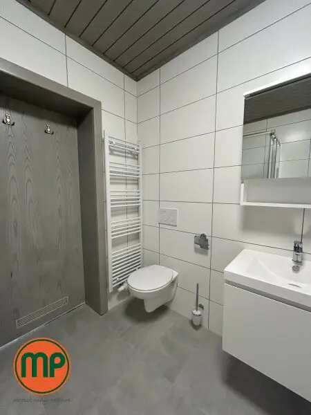 Charmante Altbauwohnung im Herzen der Stadt – frisch saniertes Bad & WC