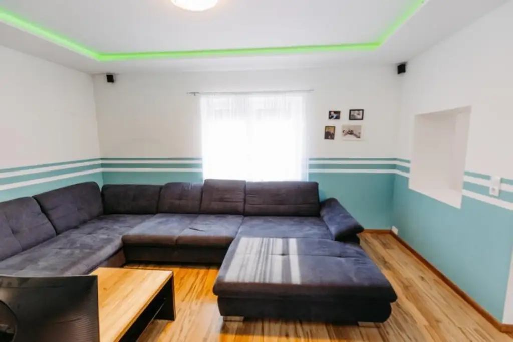 Verträumtes Bauernhaus neu adaptiert (2013) mit Toreinfahrt, Pool, Stadel und Schuppen