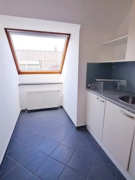 ZIEGLERGASSE bei FUZO Mariahilfer Straße, 141 m2 Bürofäche, 3 Zimmer, Serverraum, Küche, Klimaanlagen, Dachgeschoß