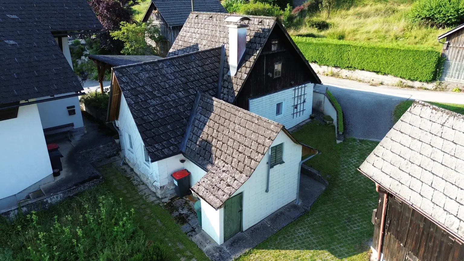 Kleines Häuschen mit Gartenidylle - Sanierungsobjekt