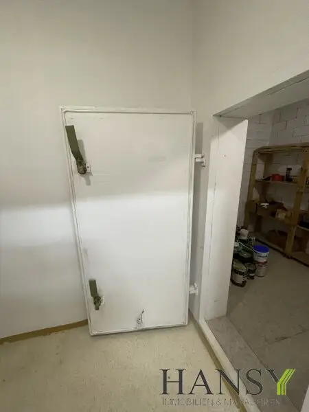 Neuwertiges Traum-Einfamilienhaus in Pfaffstätten: Stil, Pool und Gartenparadies!