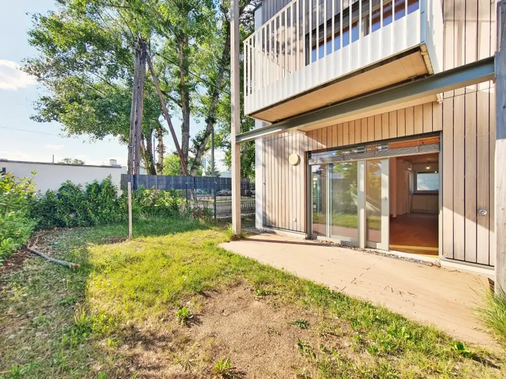 ++NEU++ TOP für Eigennutzer oder Anlage!  Hochwertiges klimatisiertes Reihenhaus mit 55 m2 Privatgarten, Terrasse und 1 KFZ-Stellplatz!  Perfekte U-Bahn-Anbindung! ++