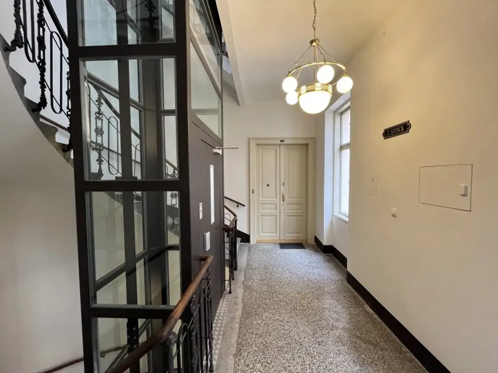 NEU! ERSTBEZUG! Geräumige 1-Zimmerwohnung in wunderschönem Stilaltbau zu vermieten!