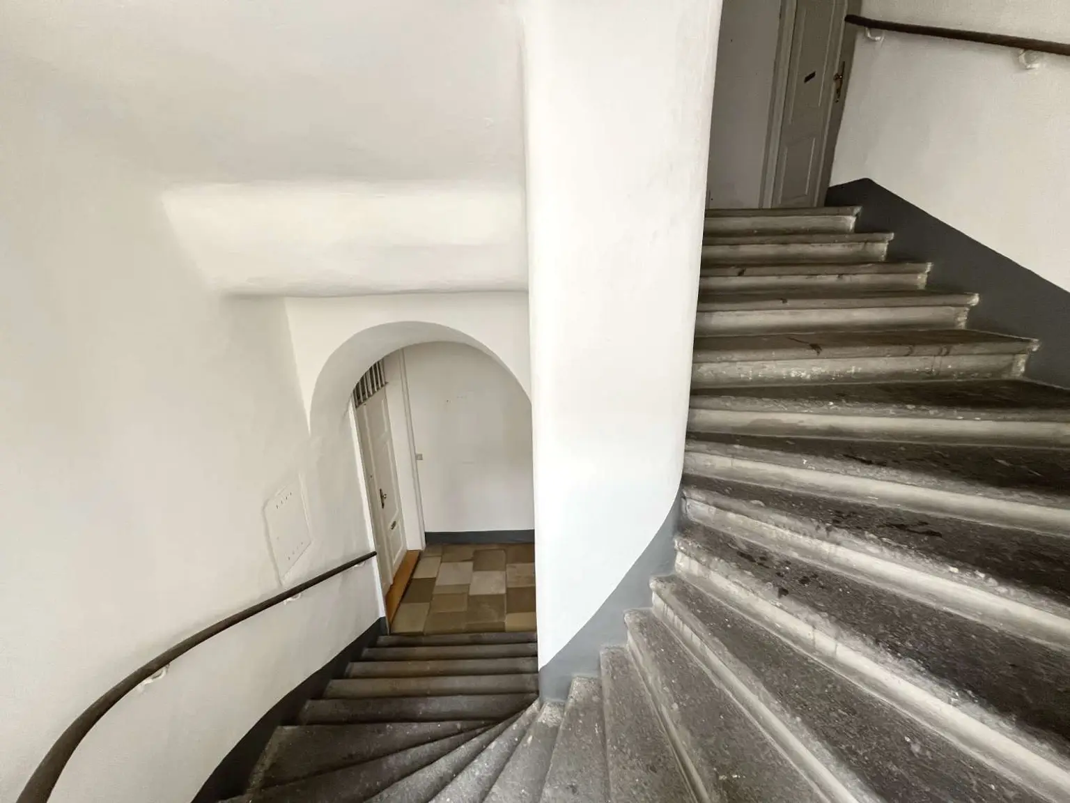 Geräumige 4-Zimmer-Wohnung in top Lage des 1. Bezirks!