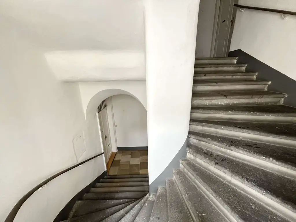 Geräumige 4-Zimmer-Wohnung in top Lage des 1. Bezirks!