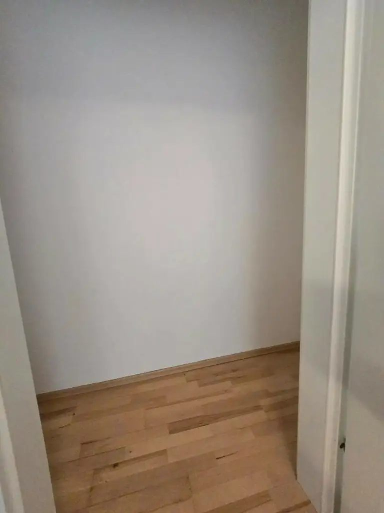 Moderne 2 Wohnung mit großem Balkon und Tiefgaragenplatz - ab sofort - Eggenberg!