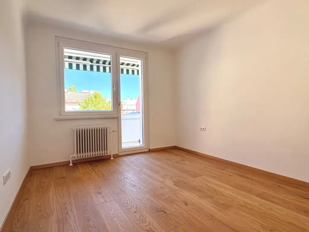 LEBEN IN GERSTHOF - GROSSZÜGIG ANGELEGTE SANIERTE 3 ZIMMER MIT BALKON ZUM INNENHOF