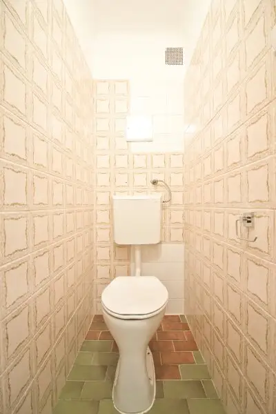 Toll geschnittene, helle 2-Zimmer-Wohnung mit viel Potential | riesige Terrasse | separierte Küche