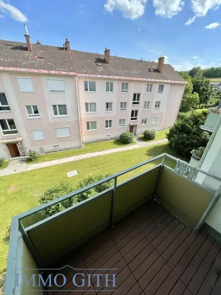 LICHTDURCHFLUTETE CA. 80 m² GROSSE 3-ZIMMER-WOHNUNG MIT BALKON IN GRÜNRUHELAGE VON POTTENSTEIN ZU KAUFEN!