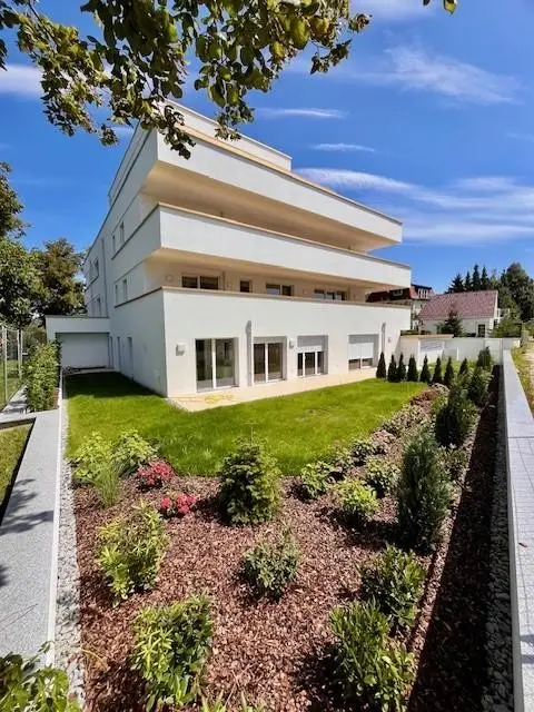 Luxuswohnung in Bestlage zu vermieten - 3-Zimmer-Wohnung mit großer Terrasse & Garten