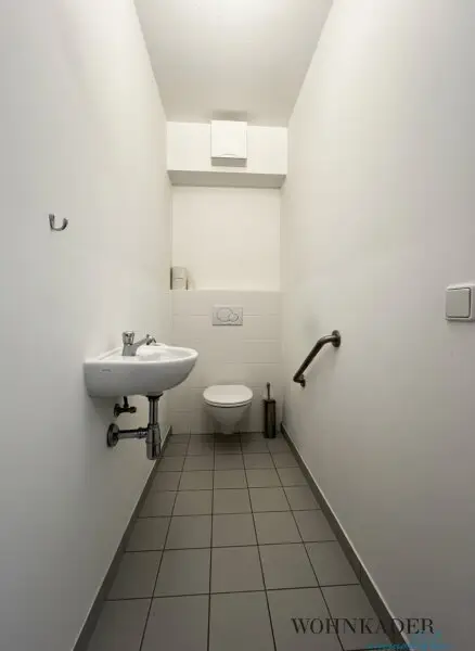 Moderne 3-Zimmer-Wohnung mit Loggia zum ruhigen Innenhof – Nähe Karmelitermarkt