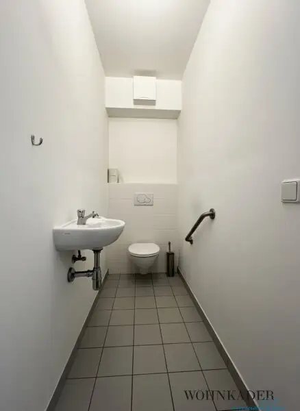 Moderne 3-Zimmer-Wohnung mit Loggia zum ruhigen Innenhof – Nähe Karmelitermarkt