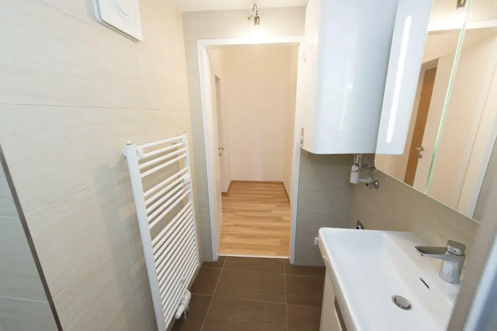 Sehr helle und moderne 2-Zimmer Wohnung mit Balkon - ab sofort verfügbar!
