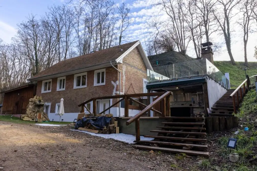 Exklusive Landhausvilla in Engelmannsbrunn – Luxus, Ruhe & Privatsphäre im Herzen des Wagrams